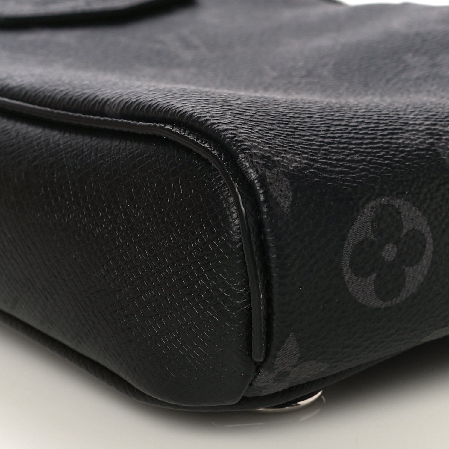 Louis Vuitton Taigarama Outdoor Slingbag Black 7 of 9