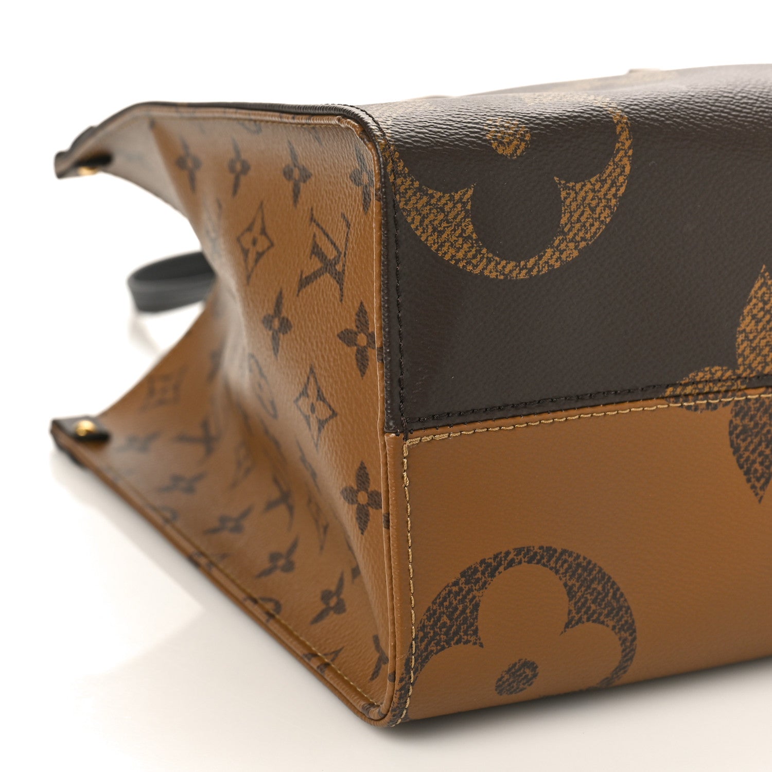 Louis Vuitton LOUIS VUITTON Reverse Monogram Giant Onthego MM 7 of 10