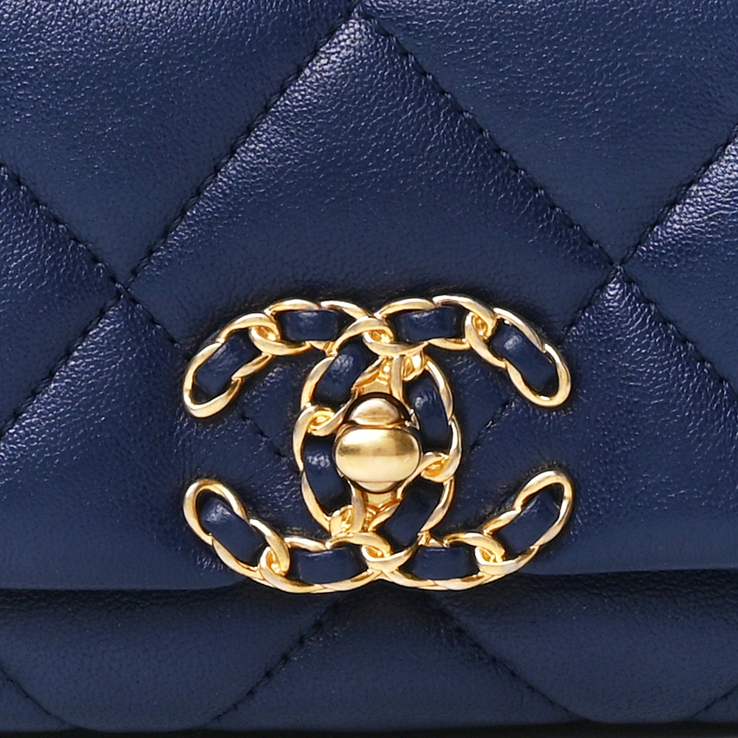 Goatskin Quilted Chanel 19 Waist Bag Dark Blue