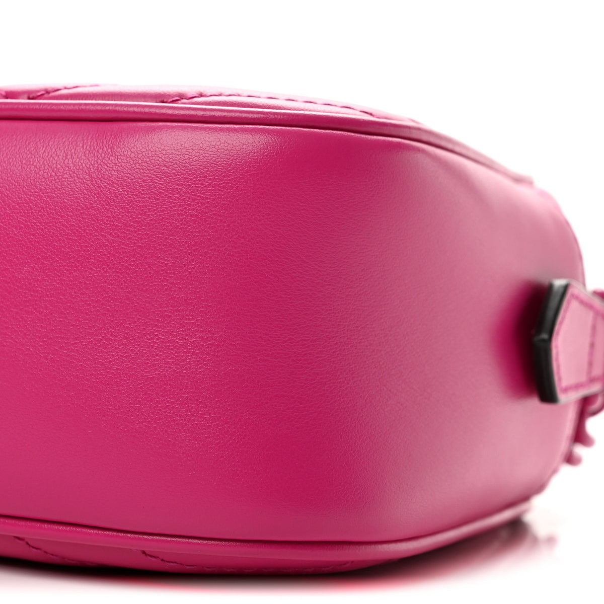 Calfskin Matelasse Monochrome Small GG Marmont Chain Shoulder Bag Classic Fuxia