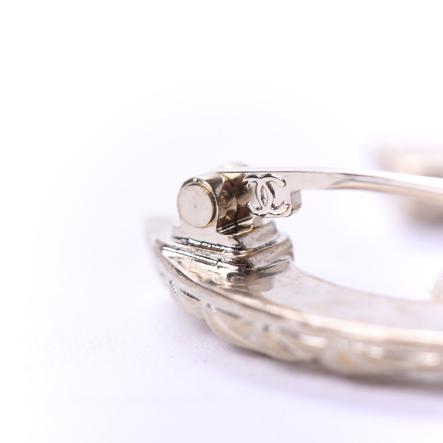 Chanel Metal CC Diamond Quilted Brooch Light Gold 5 of 5