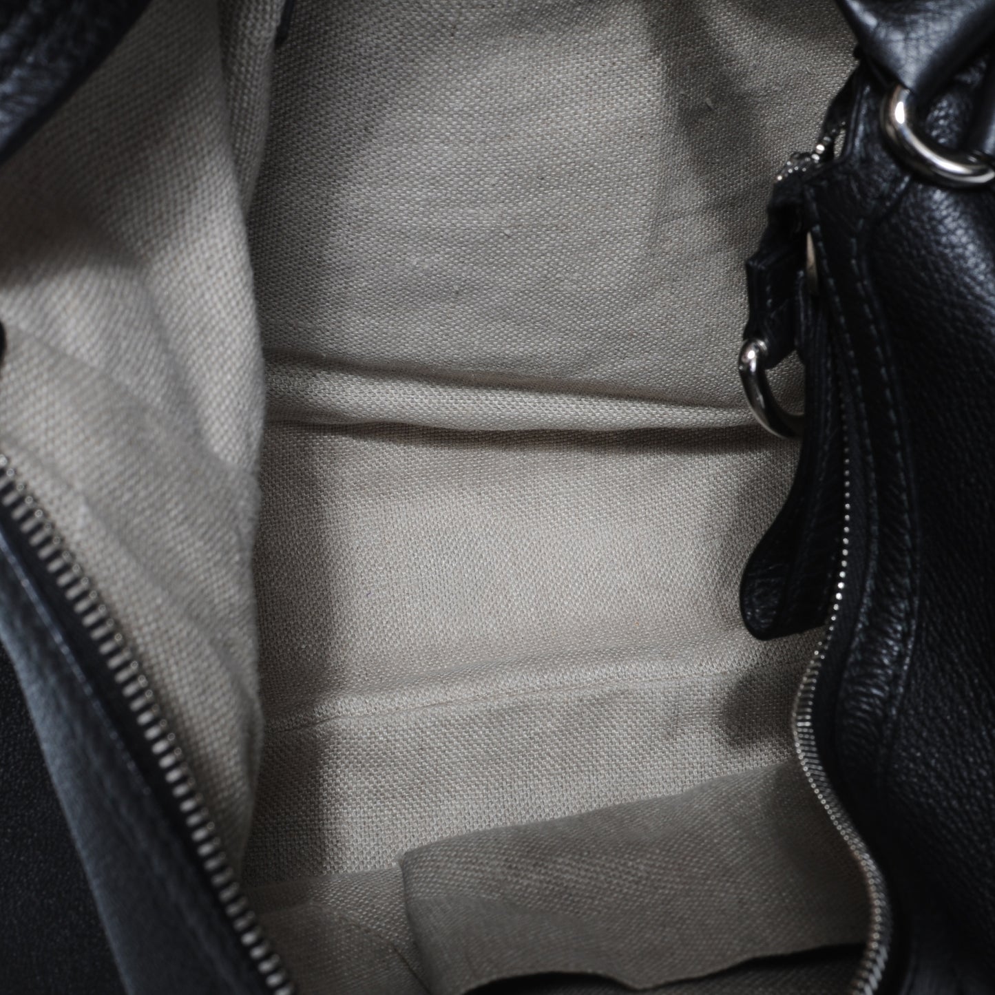 Pebbled Calfskin G Coin Medium Hobo Black