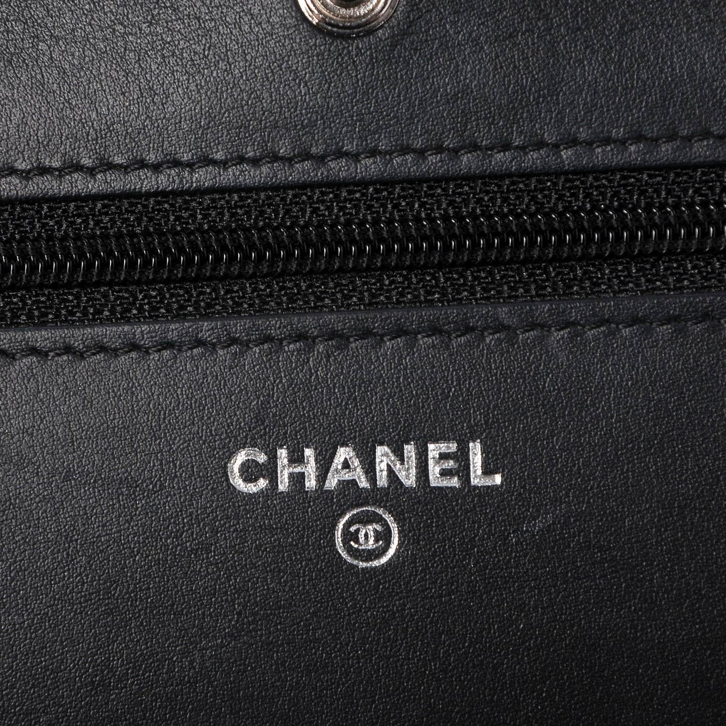 Velvet Quilted Wallet On Chain WOC Black