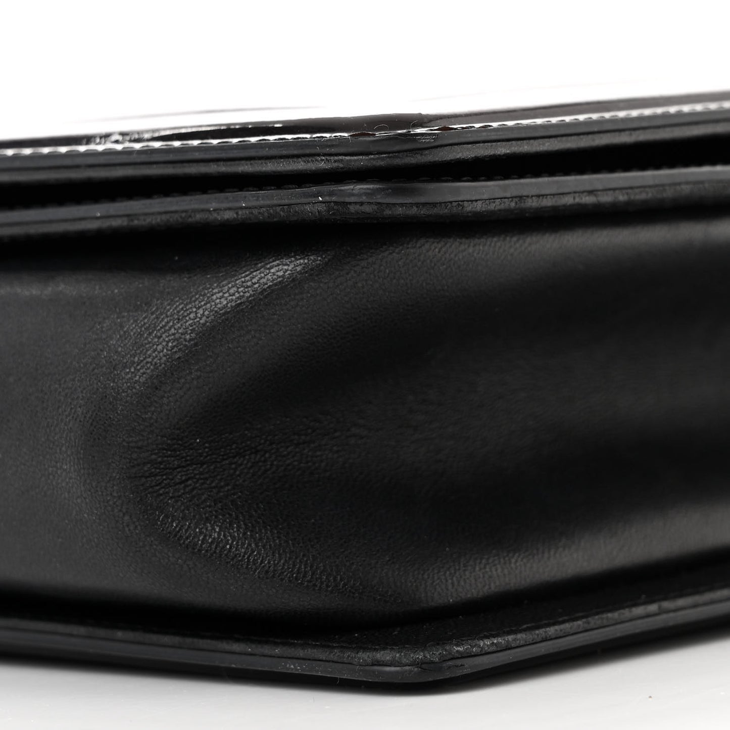 Patent Calfskin Quilted New Medium Boy Flap Black