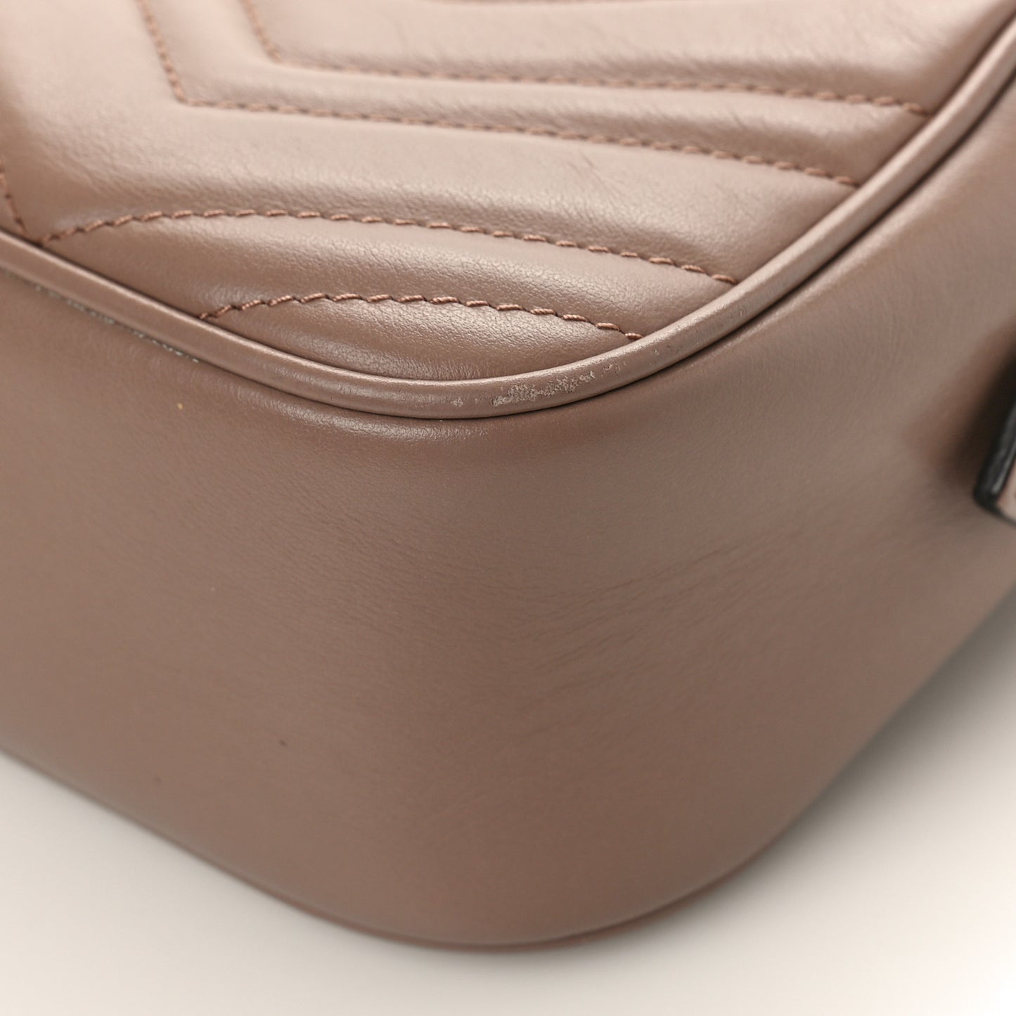 Calfskin Matelasse Small GG Marmont Chain Shoulder Bag Porcelain Rose