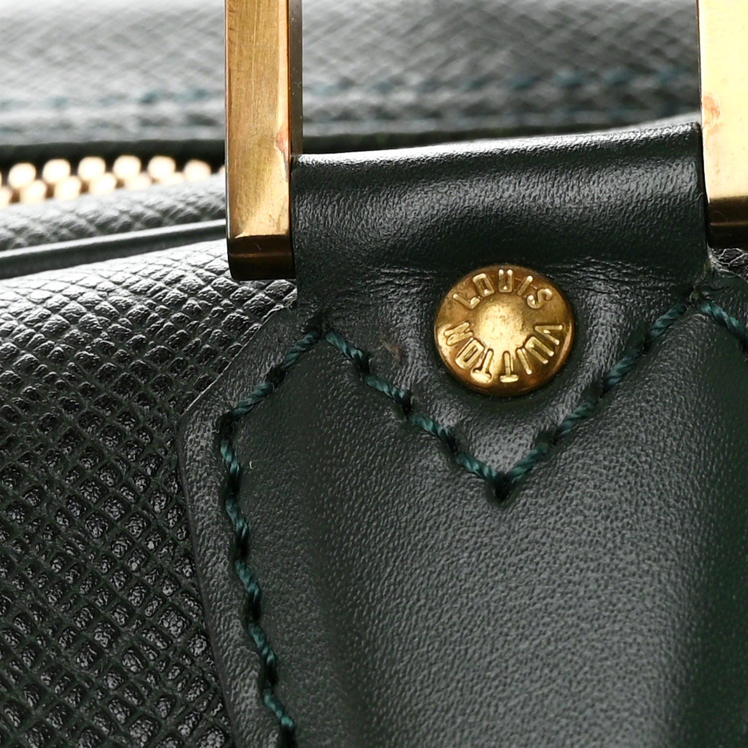Louis Vuitton Taiga Kendall PM Epicea 11 of 11