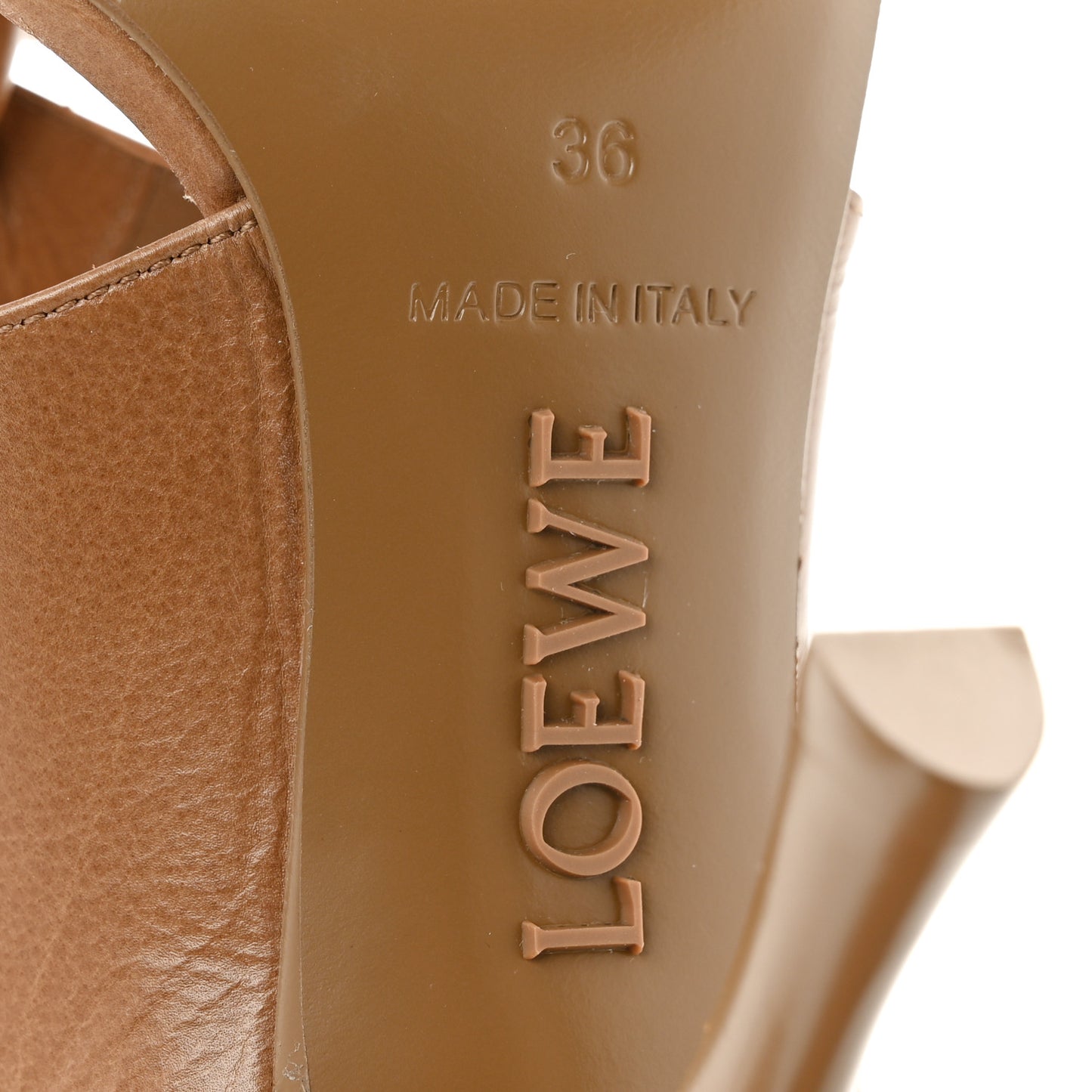 Shiny Calfskin Toggle Sandals  37 Oak