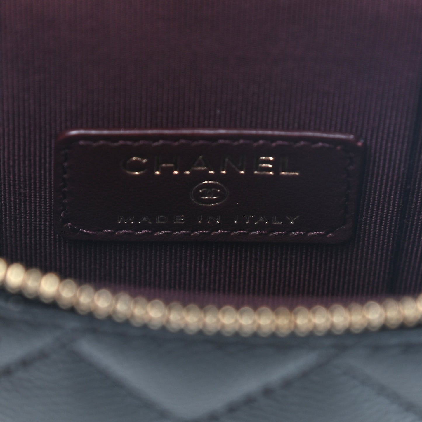 Caviar Quilted Phone Holder With Chain Black