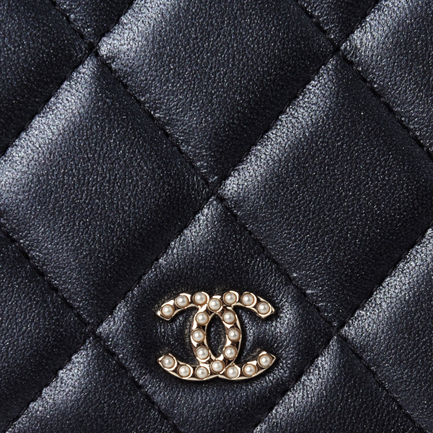 Iridescent Lambskin Quilted Pearl Wallet On Chain WOC Black