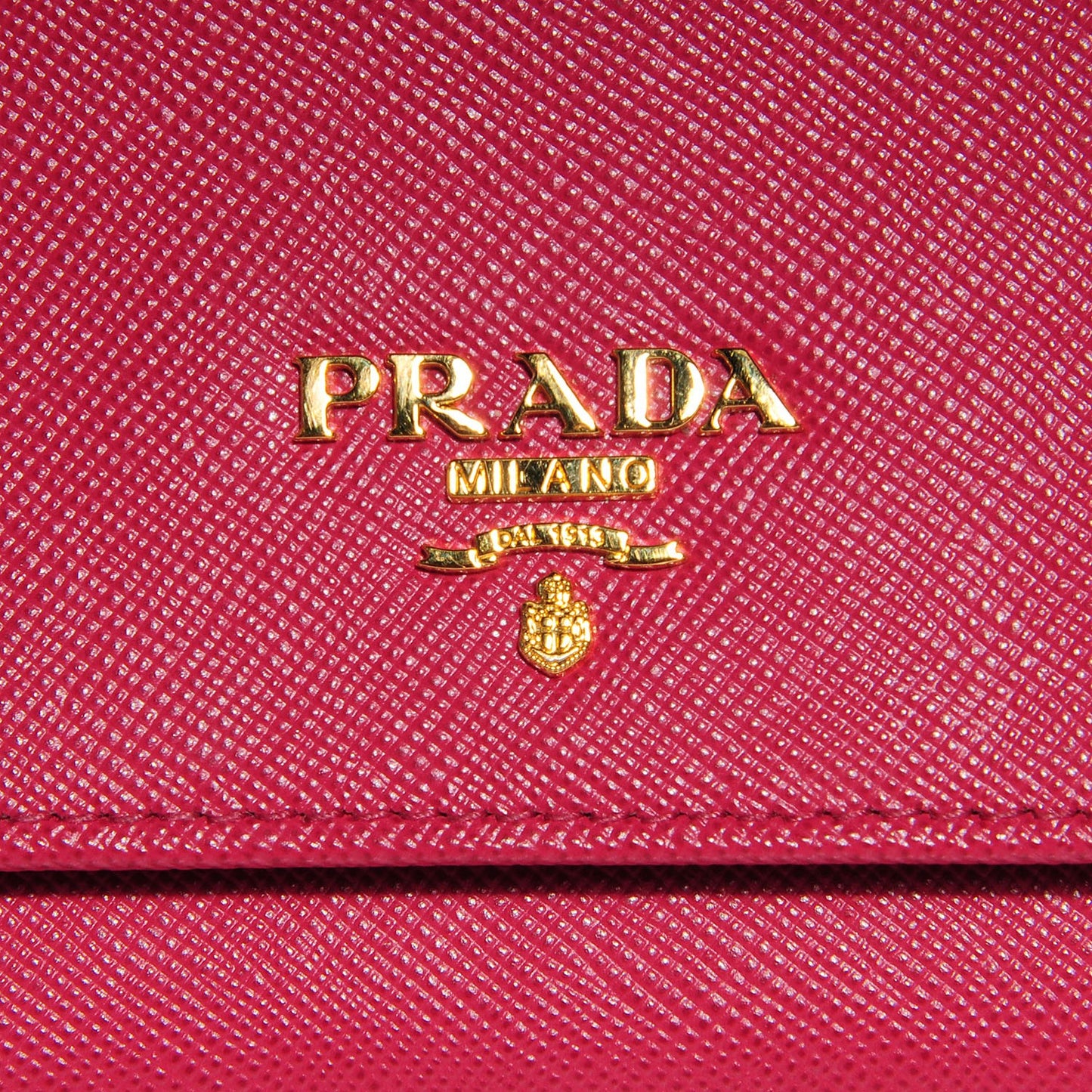 Saffiano Metal Oro Chain Wallet Peonia