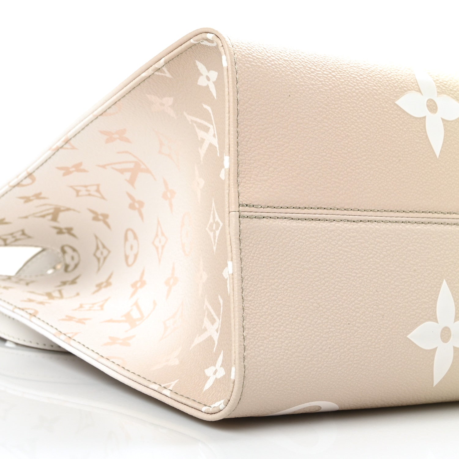 Louis Vuitton Monogram Giant Spring In The City OnTheGo MM Sunset Kaki 7 of 8
