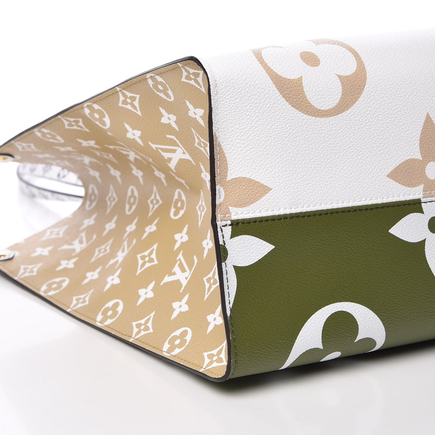 Monogram Giant Onthego GM Kaki Beige