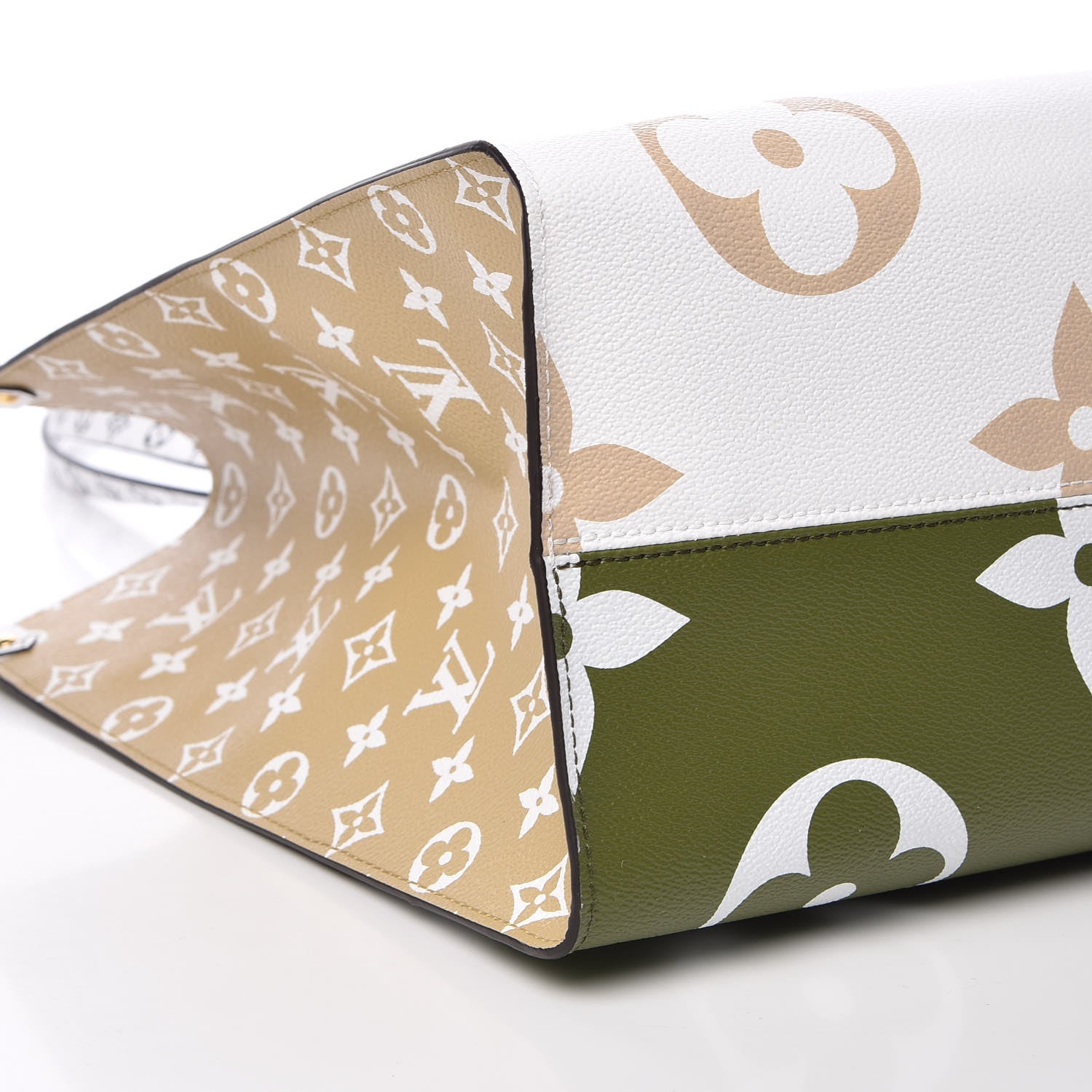 Louis Vuitton Monogram Giant Onthego GM Kaki Beige 9 of 11