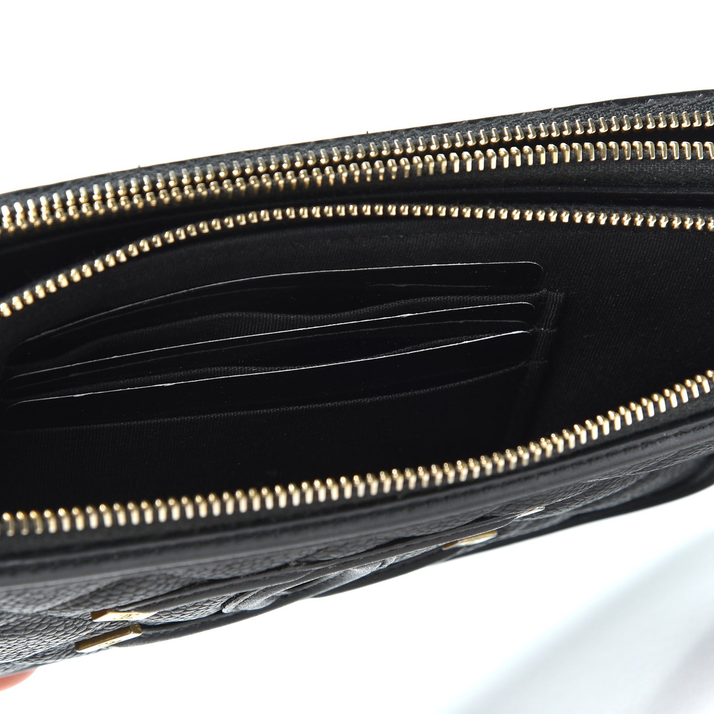 Caviar Quilted CC Filigree Clutch With Chain Black