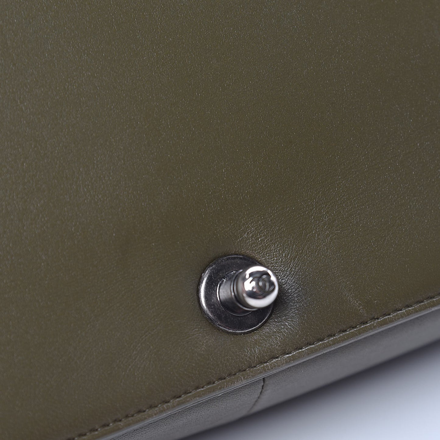 Lambskin Quilted Medium Boy Flap Khaki