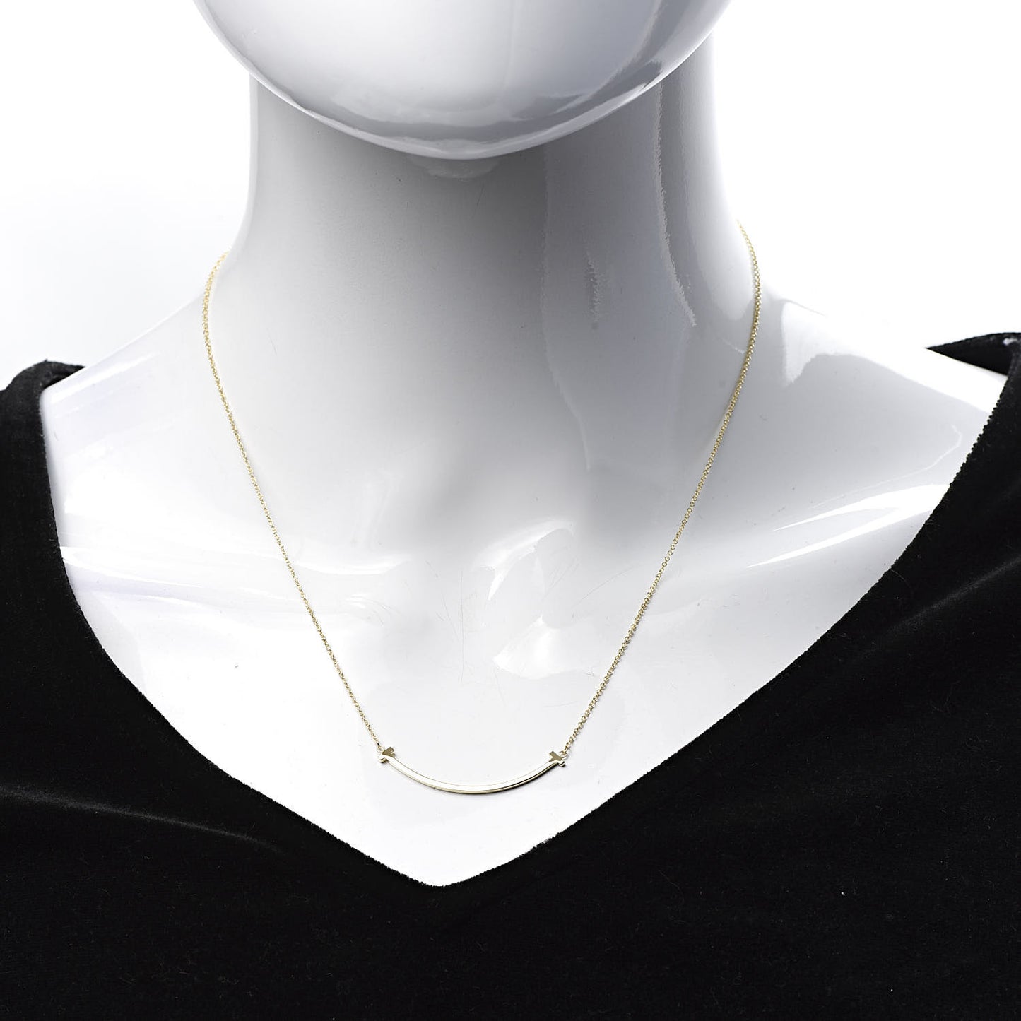 18K Yellow Gold Small T Smile Pendant Necklace