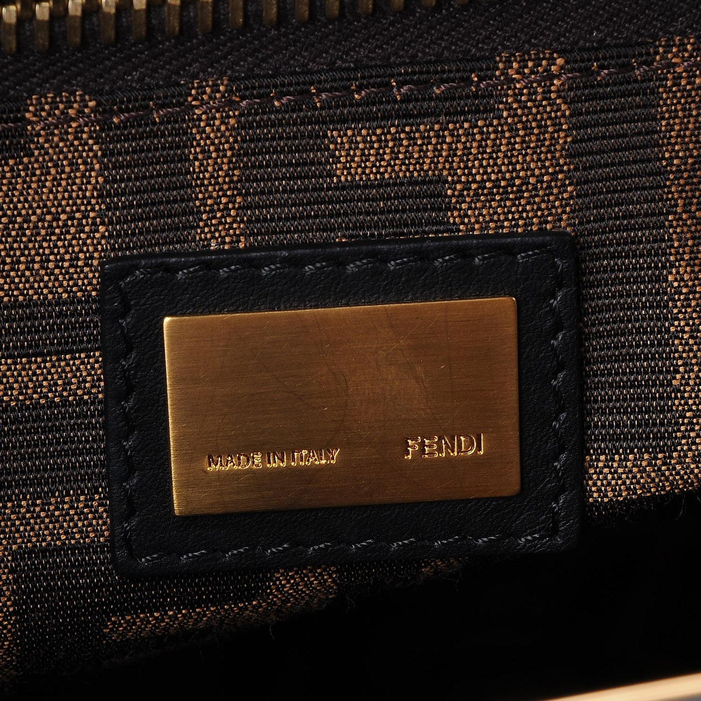 Vitello Zucca Medium Peekaboo Iconic Satchel Black Tobacco