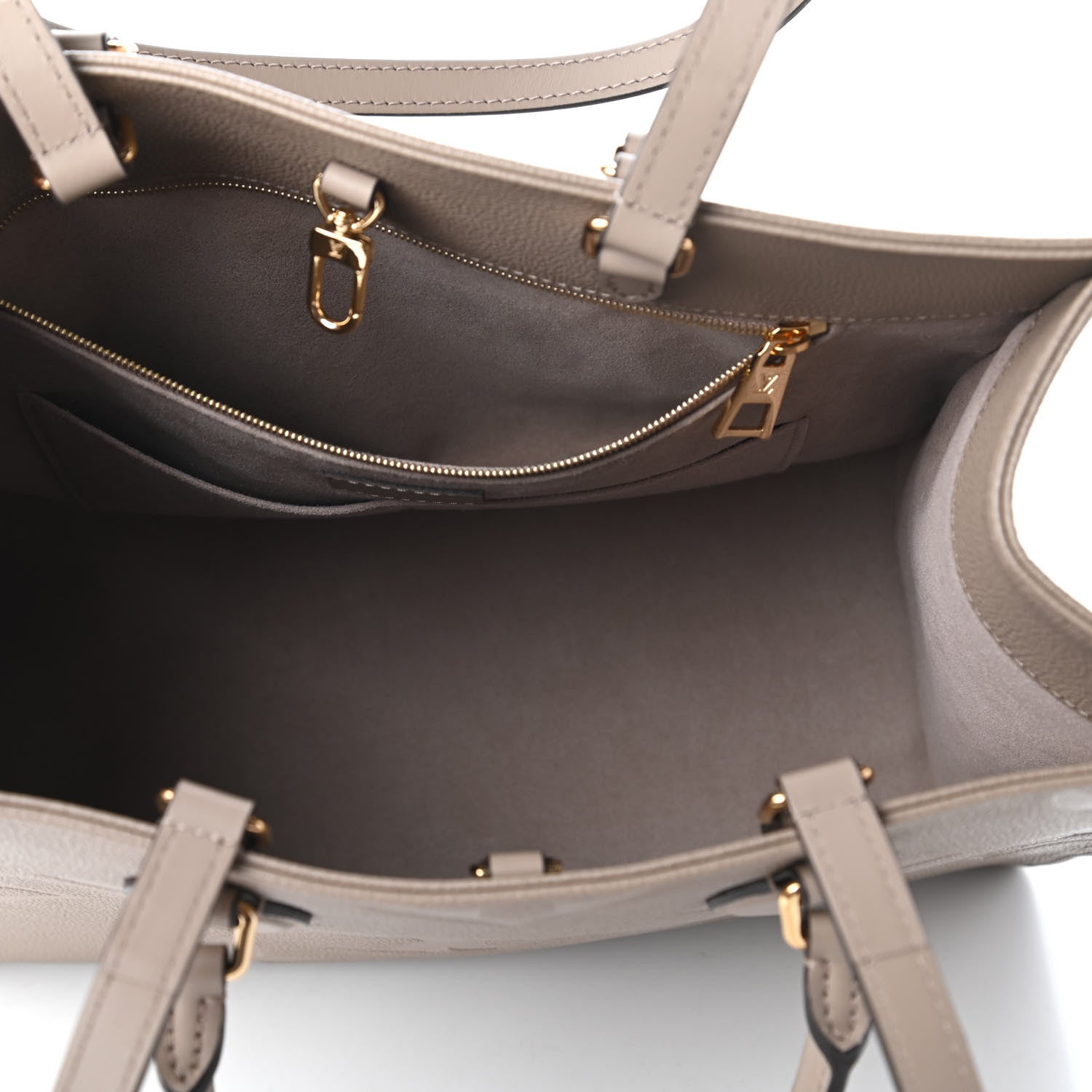 Louis Vuitton Empreinte Monogram Giant Onthego MM Tourterelle 5 of 9