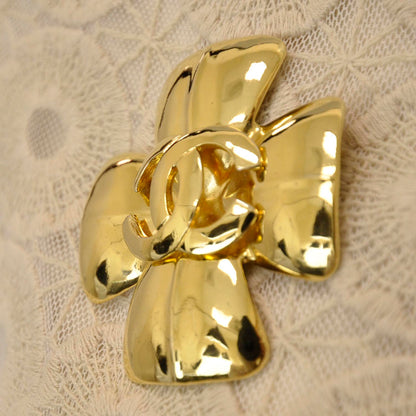 Chanel CC Brooch Gold 3 of 5