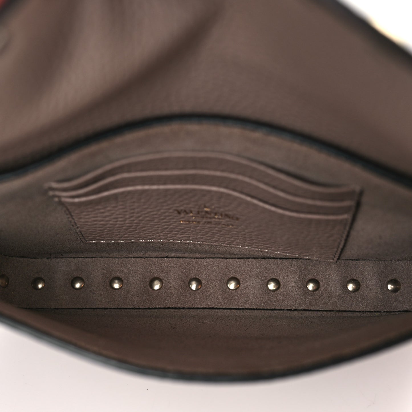 Grainy Calfskin Rockstud Crossbody Pouch Poudre