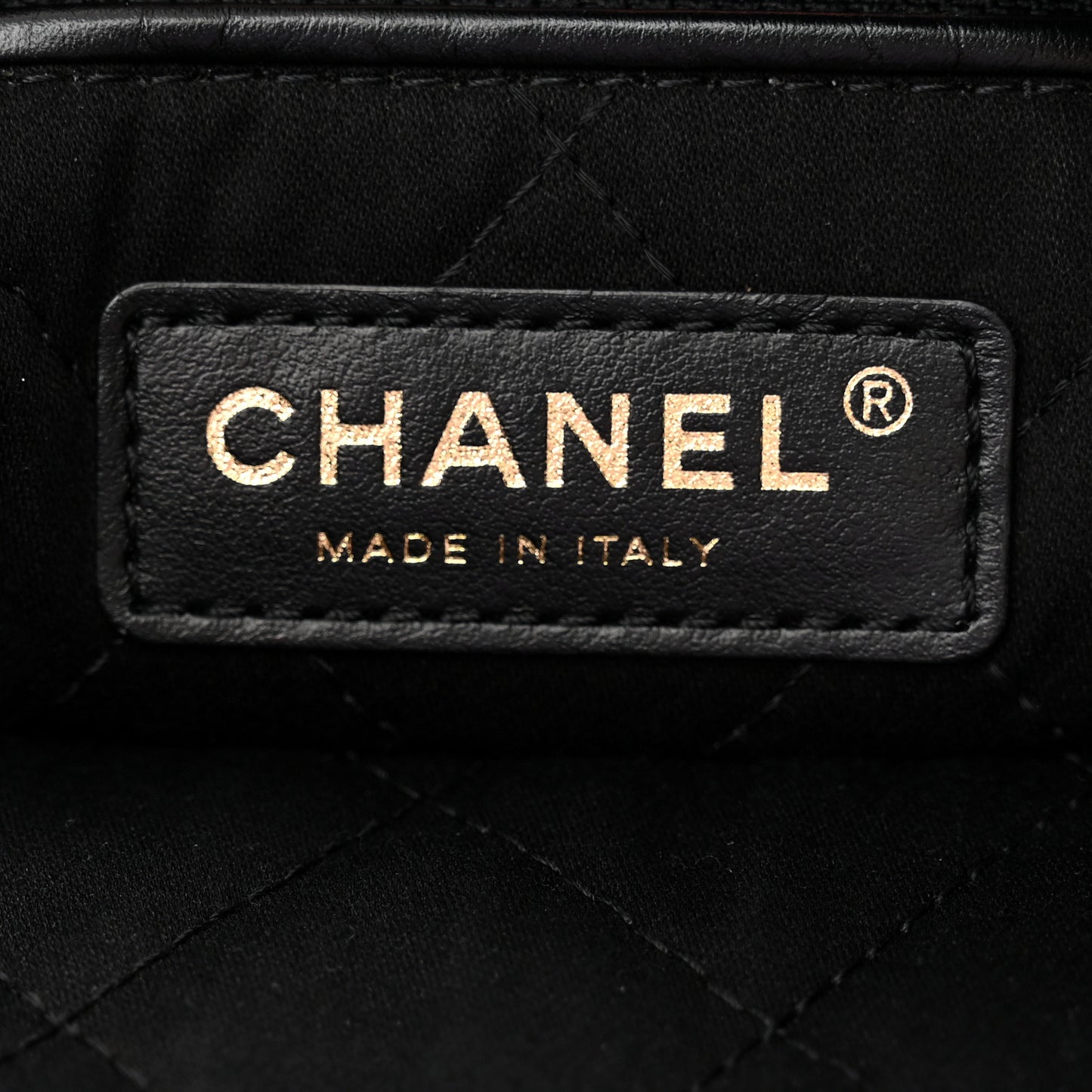 Shiny Calfskin Quilted Chanel 22 Black