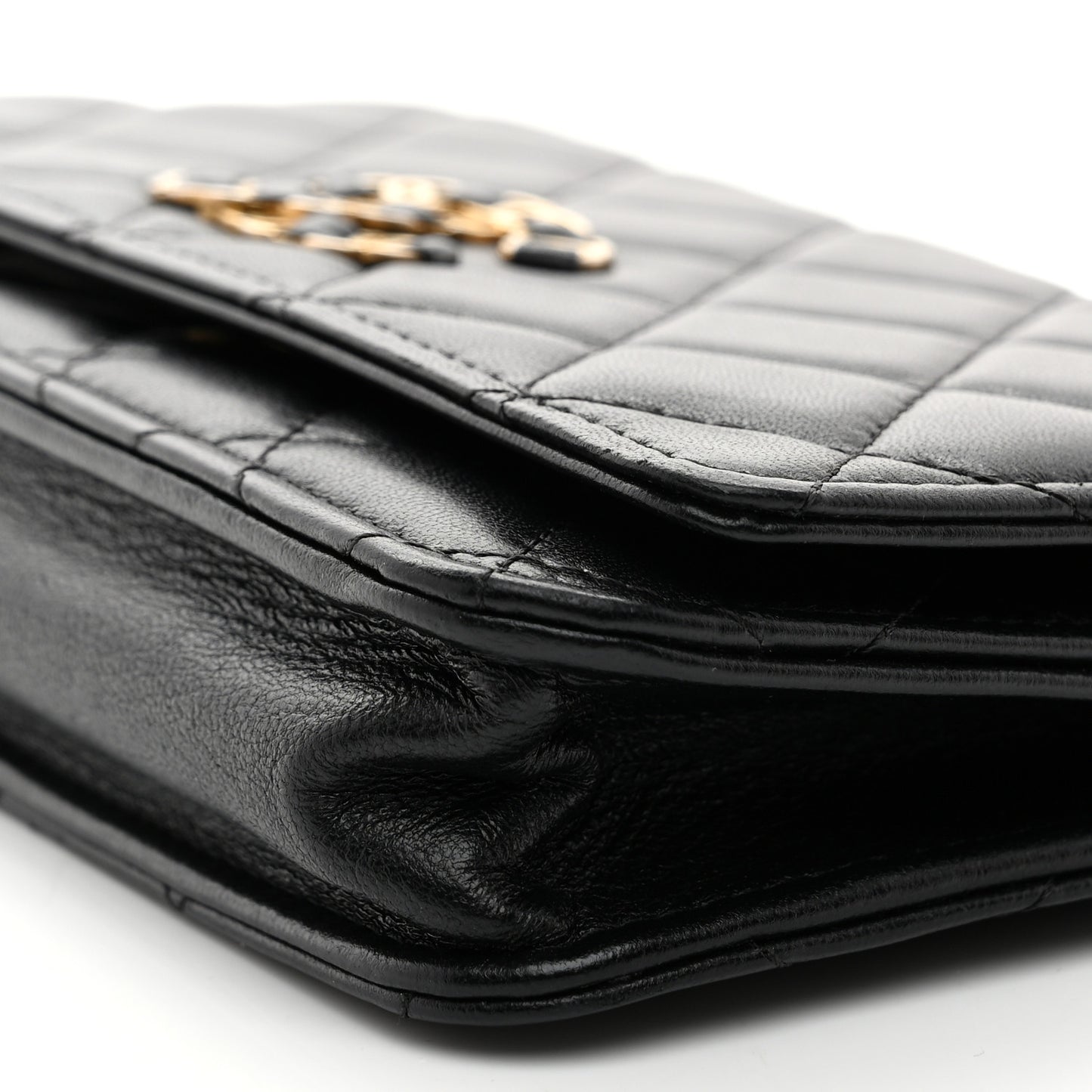 Lambskin Quilted Infinity Wallet On Chain WOC Black