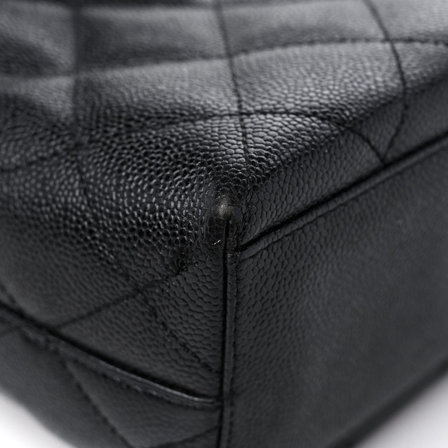 Caviar Quilted Shoulder Bag Black