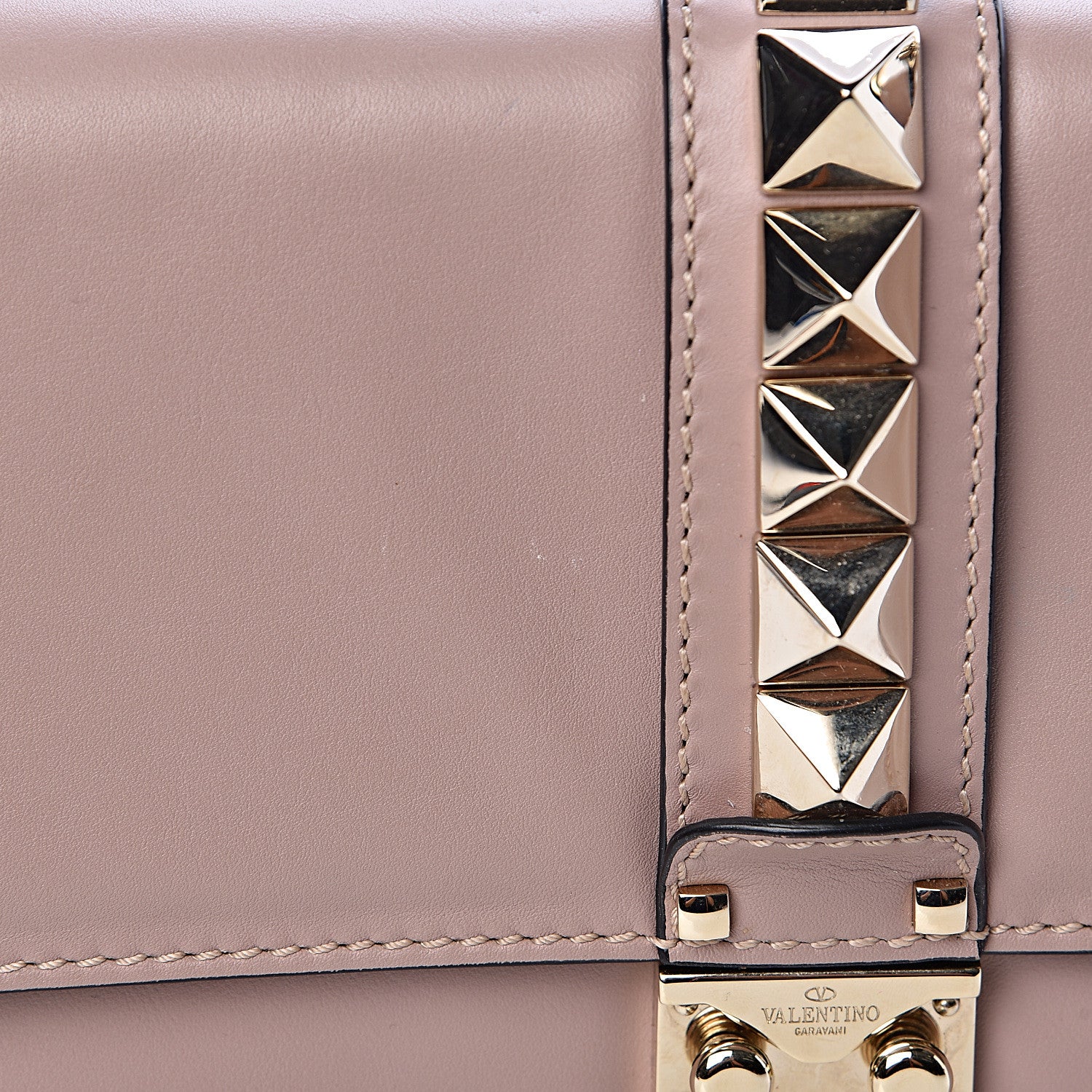 Valentino Garavani Vitello Medium Glam Lock Rockstud Flap Poudre 9 of 13