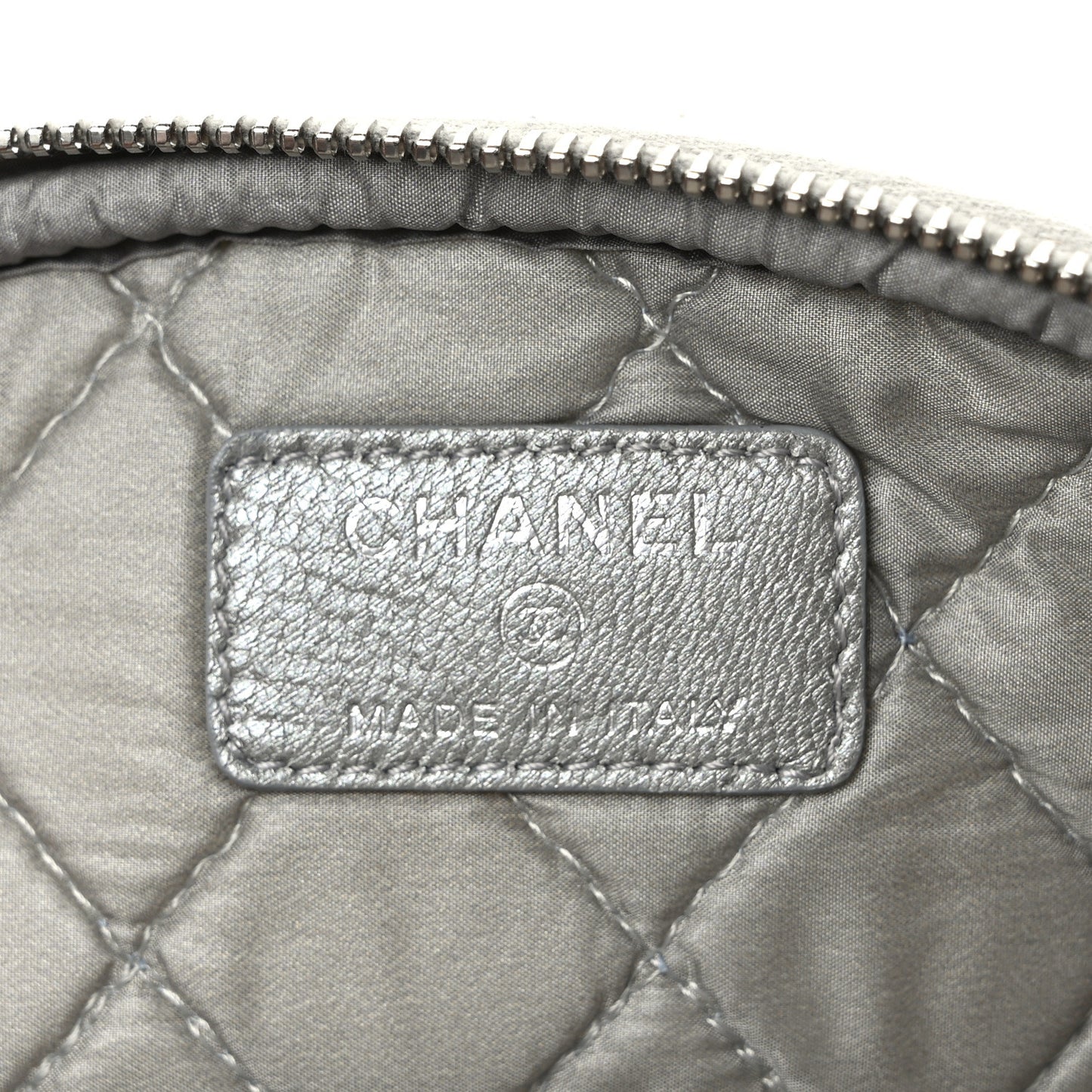 Metallic Lambskin Quilted Reissue Cosmetic Case Silver