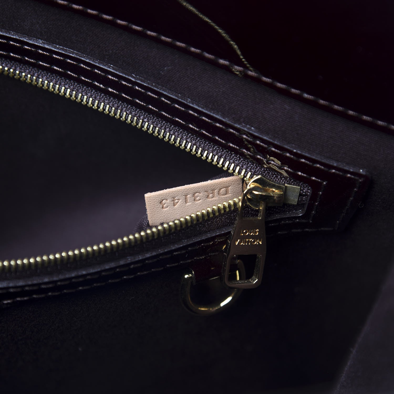 Louis Vuitton Vernis Catalina EW Amarante 8 of 10