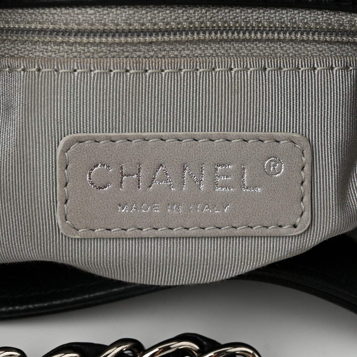 Calfskin Medium On the Bund Flap Black