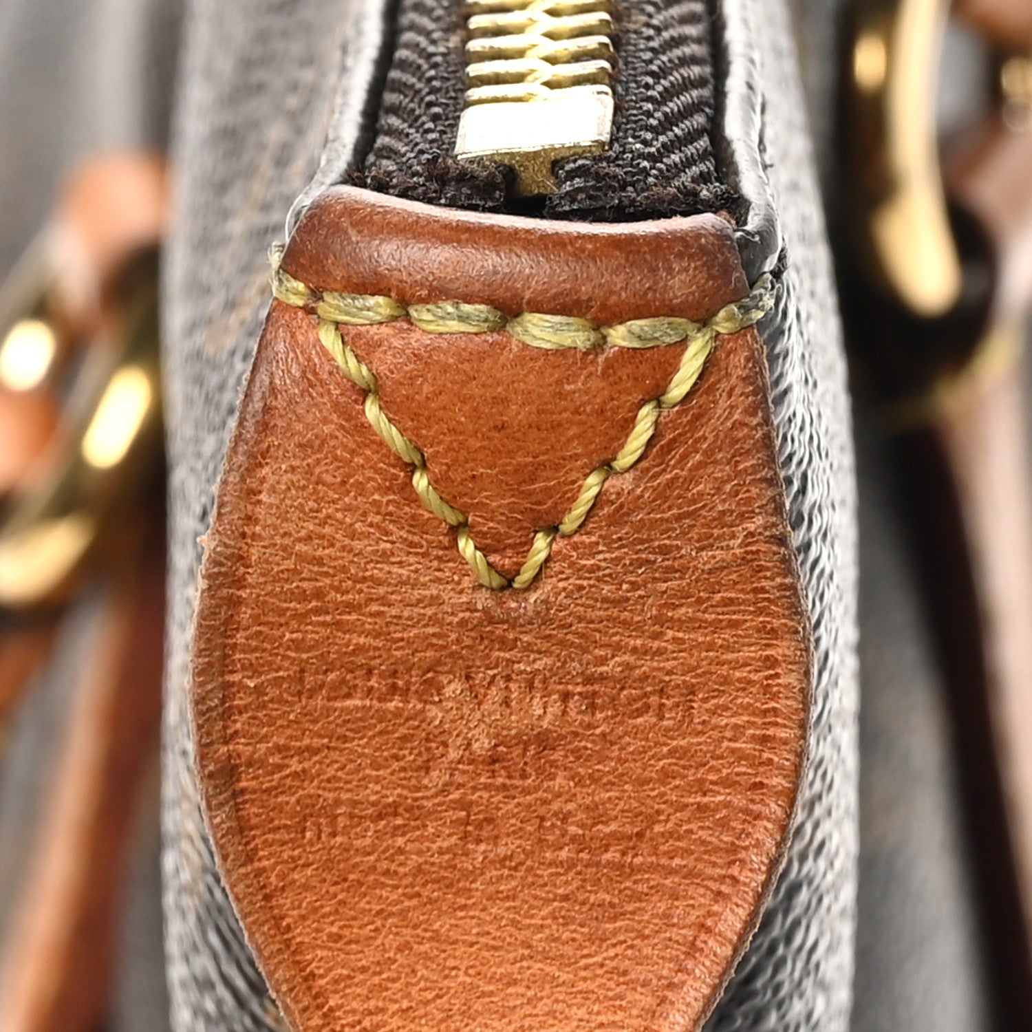 Louis Vuitton Monogram Totally MM 6 of 10
