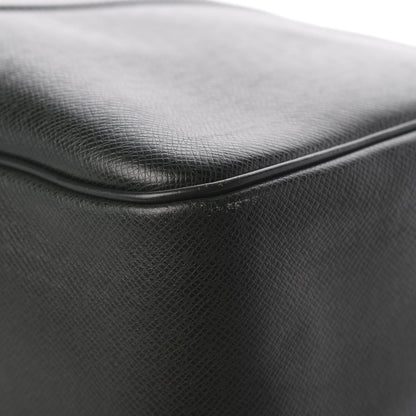 Louis Vuitton Taiga Kendall PM Epicea 10 of 12