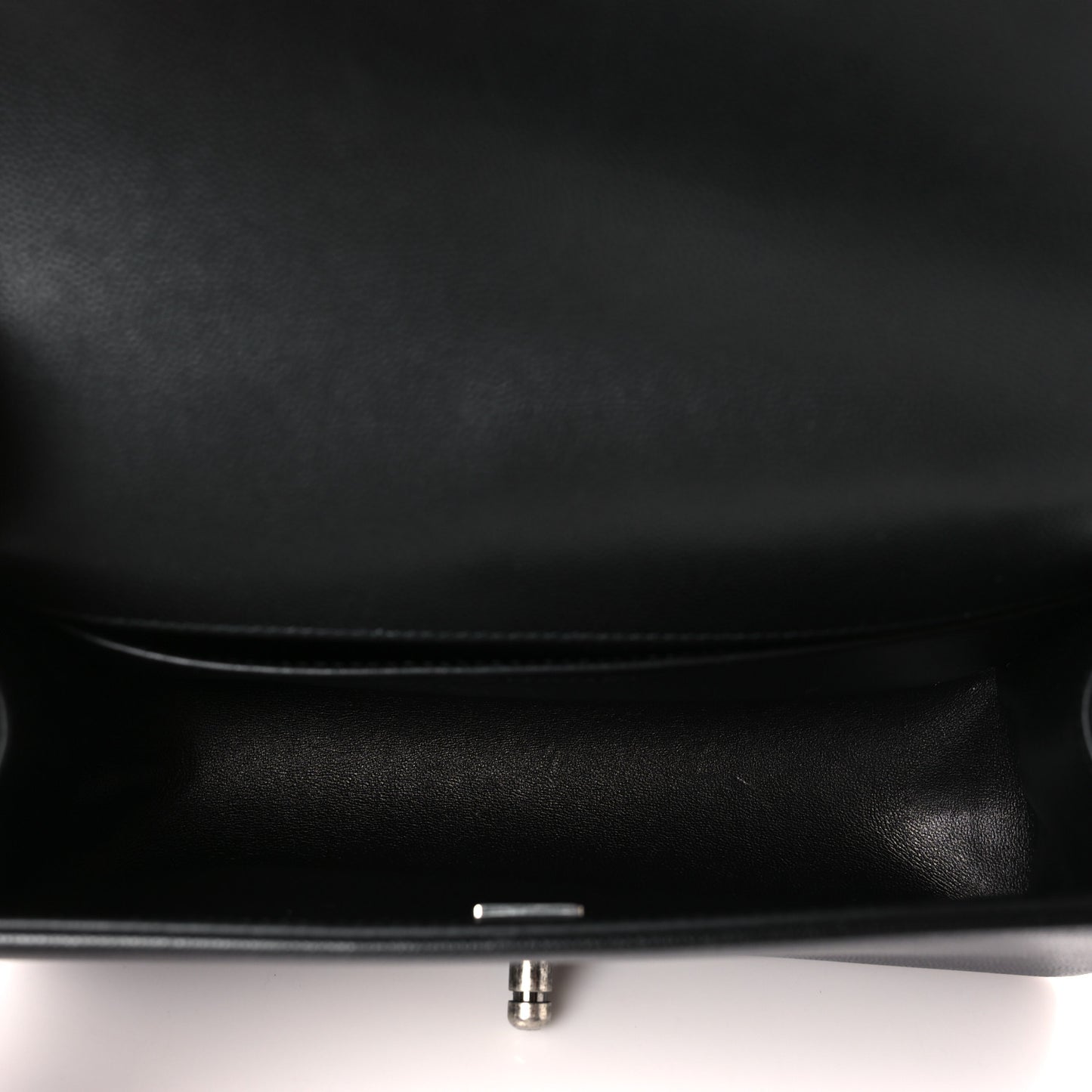 Caviar Quilted Medium Boy Flap Black
