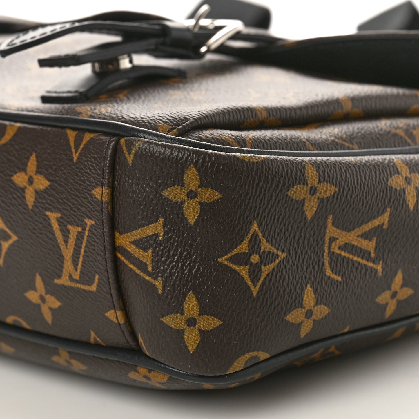 LOUIS VUITTON Monogram Macassar Christopher Messenger