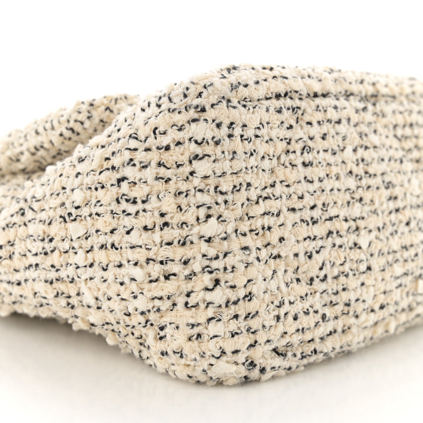 Tweed Quilted Medium Chanel 19 Flap Ecru Black