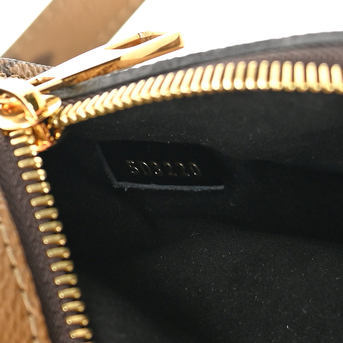 Reverse Monogram Pochette Metis