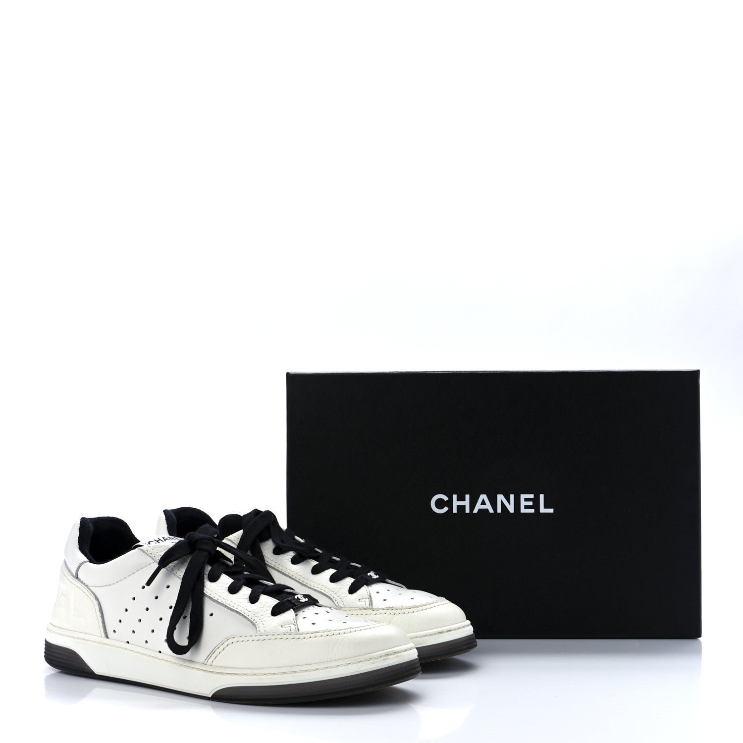 Chanel Grained Calfskin Fabric Womens Logo Sneakers 41White Black 9 of 9