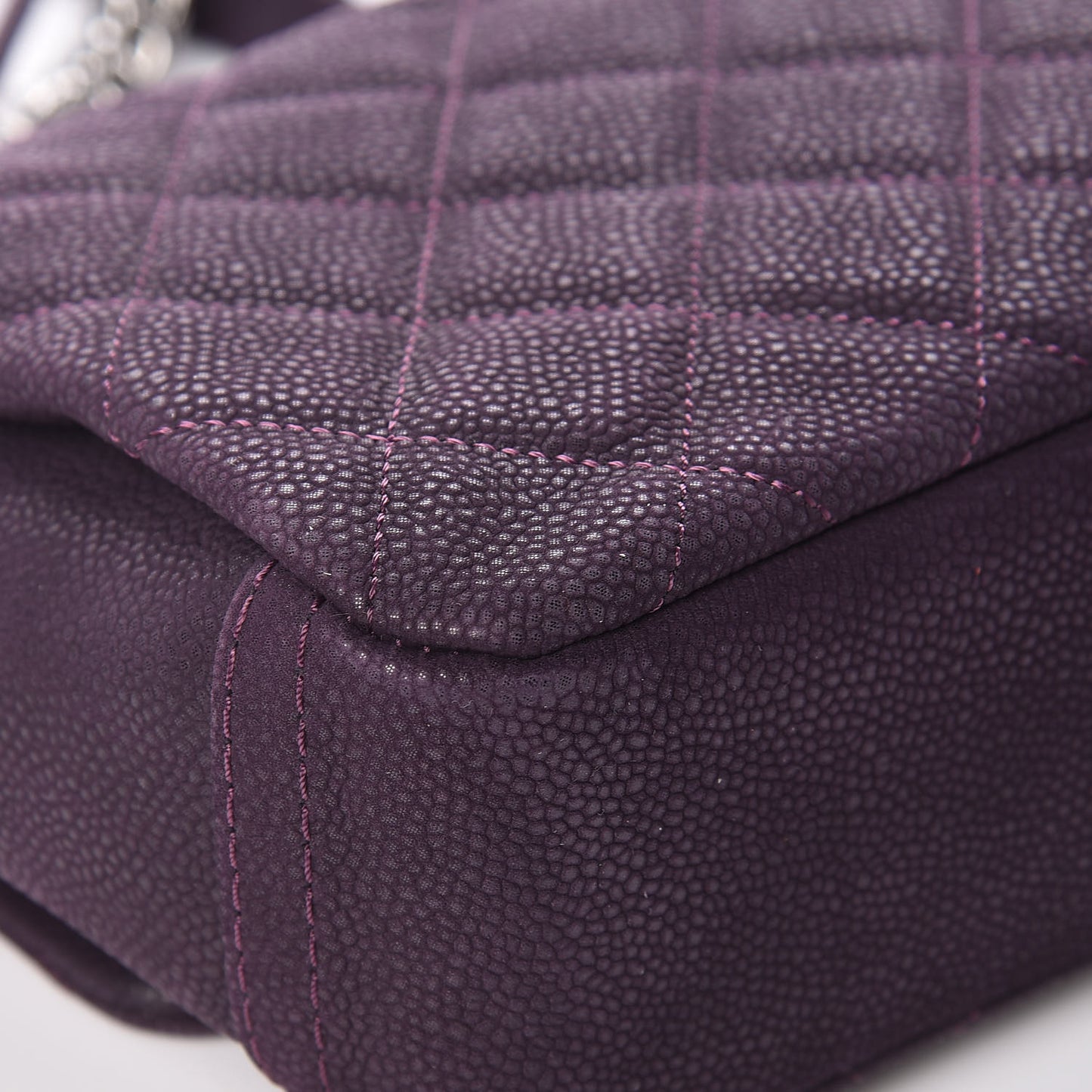 Iridescent Caviar Quilted Medium Lady Pearly Flap Plum