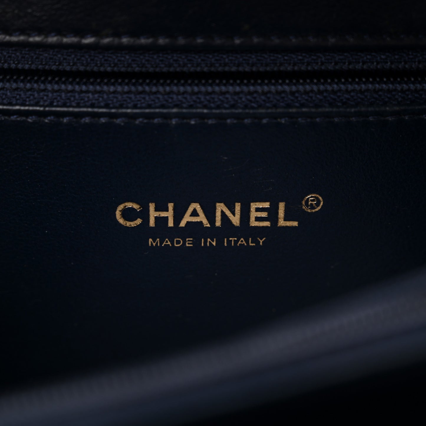 Caviar Quilted Medium CC Filigree Vanity Case Navy