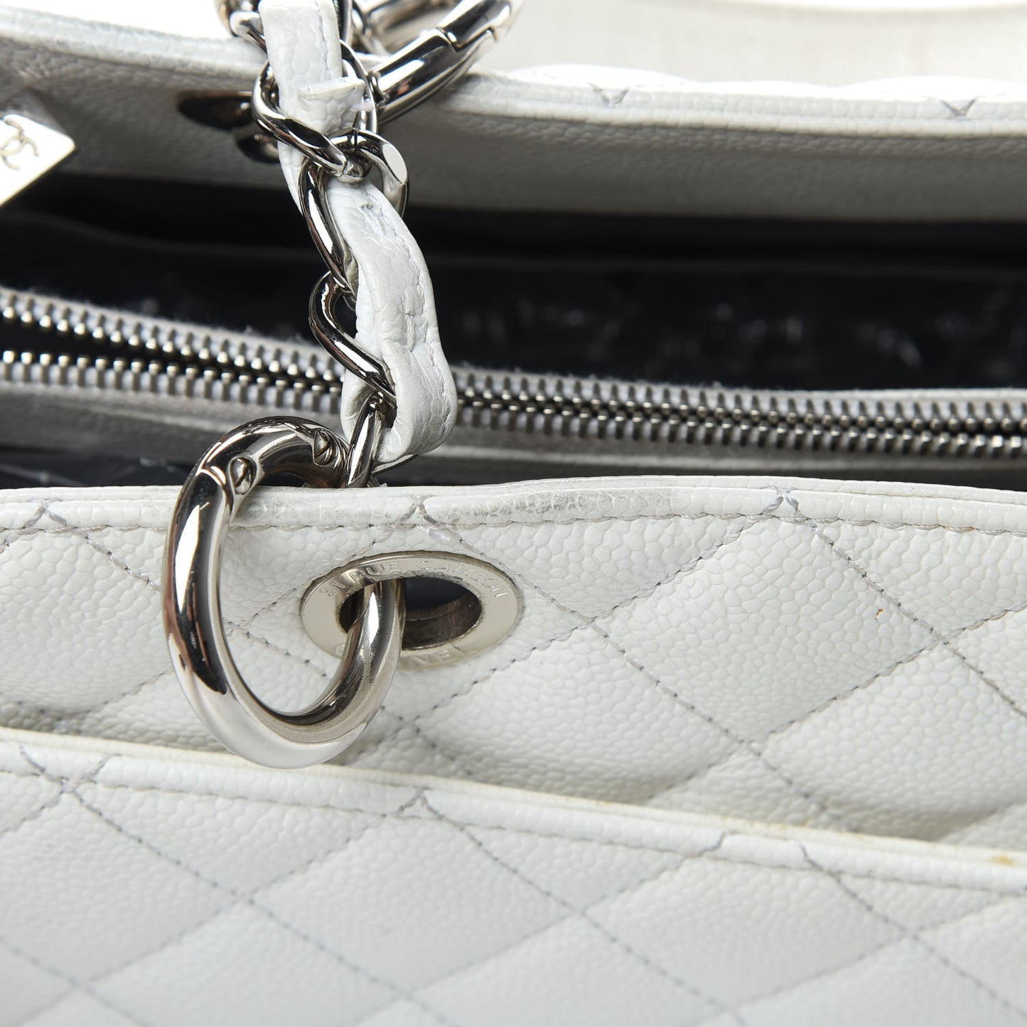 Caviar Quilted XL Grand Shopping Tote GST White