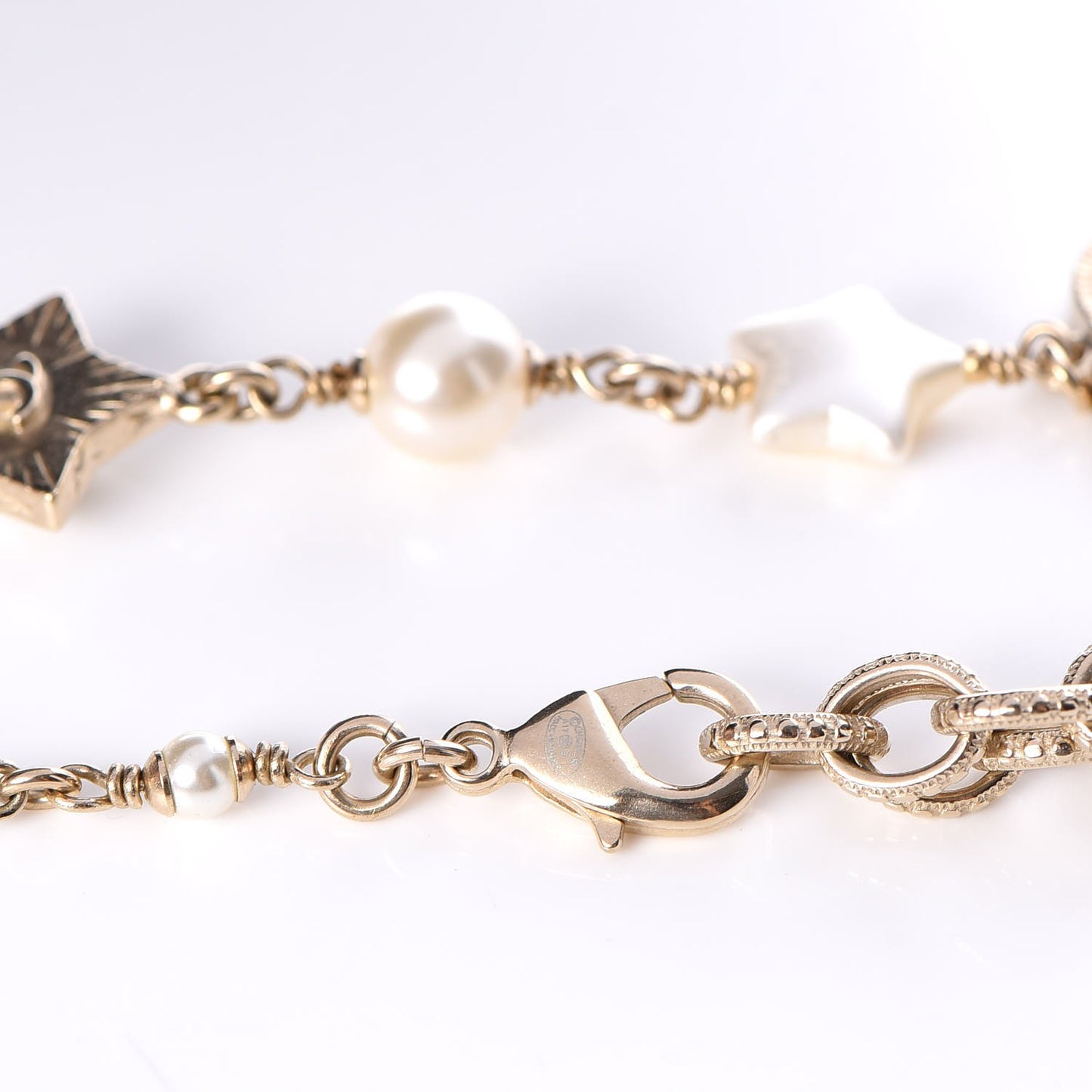 Metal Resin Pearl Star CC Necklace Gold