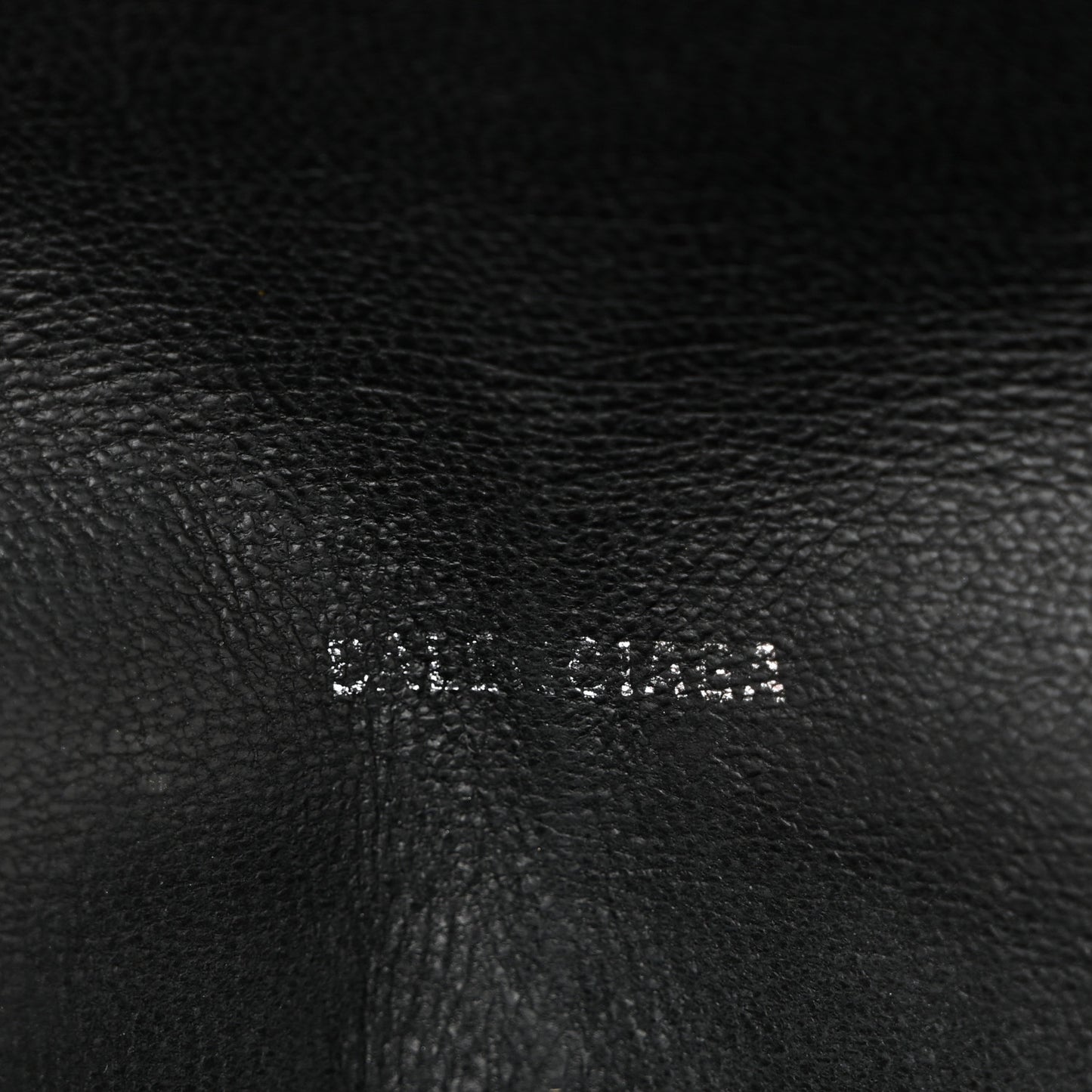 Pebbled Calfskin Logo Everyday Flap Chain Wallet Black