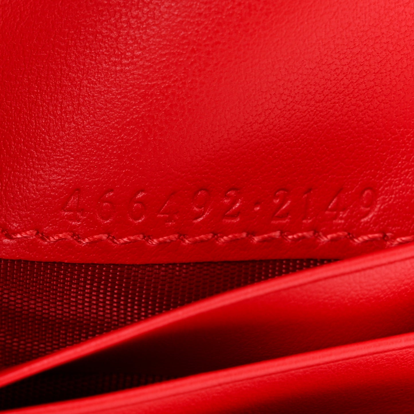 Calfskin Matelasse GG Marmont Card Case Wallet Hibiscus Red