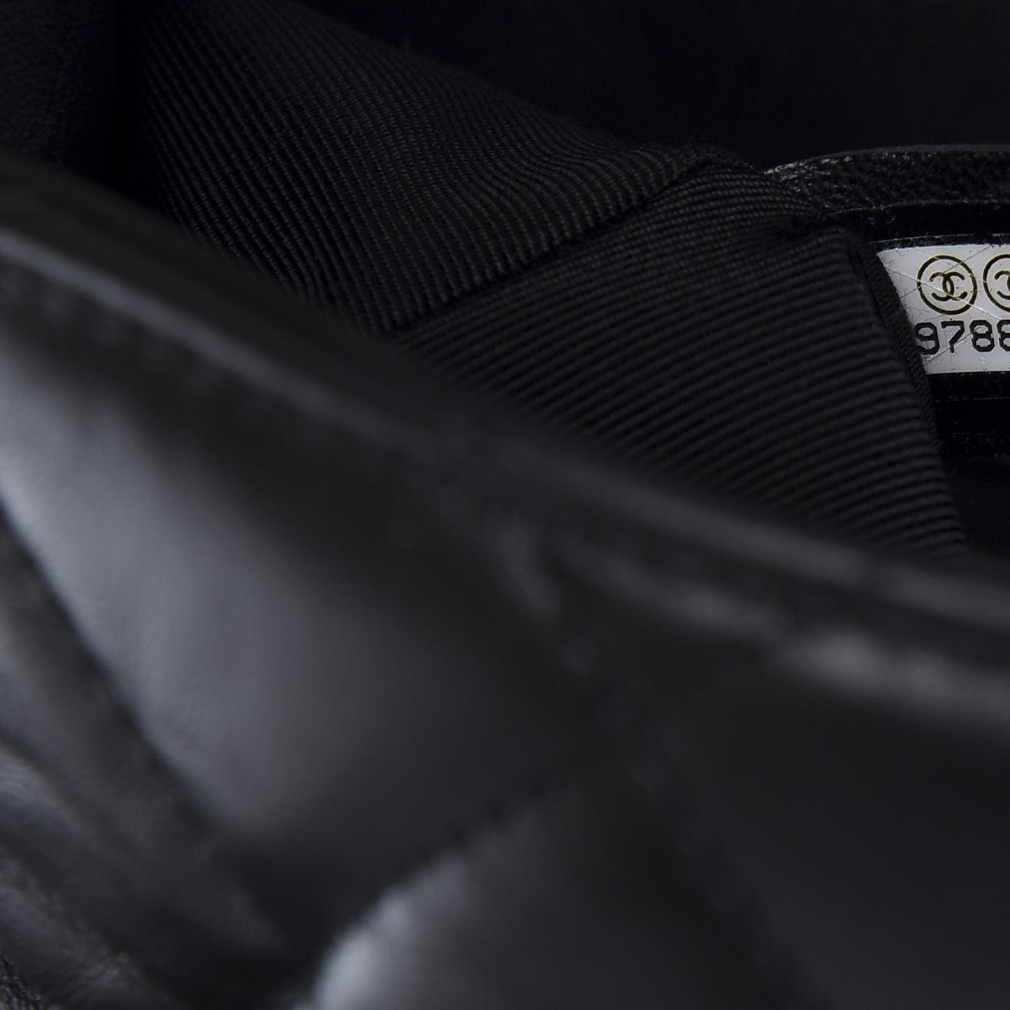 Crumpled Calfskin Medium Chain Flap Black