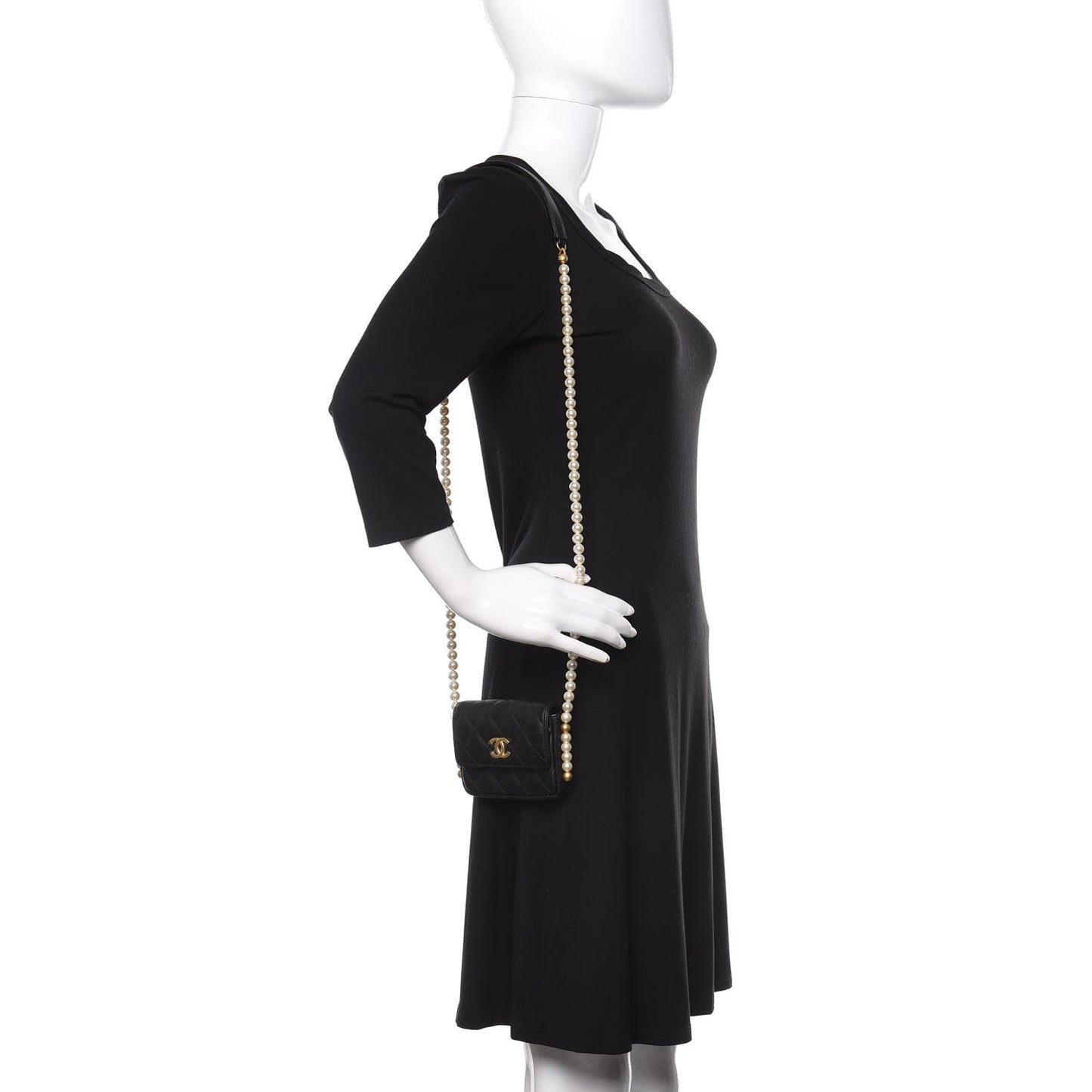 Calfskin Quilted About Pearls Card Holder Flap With Chain Black