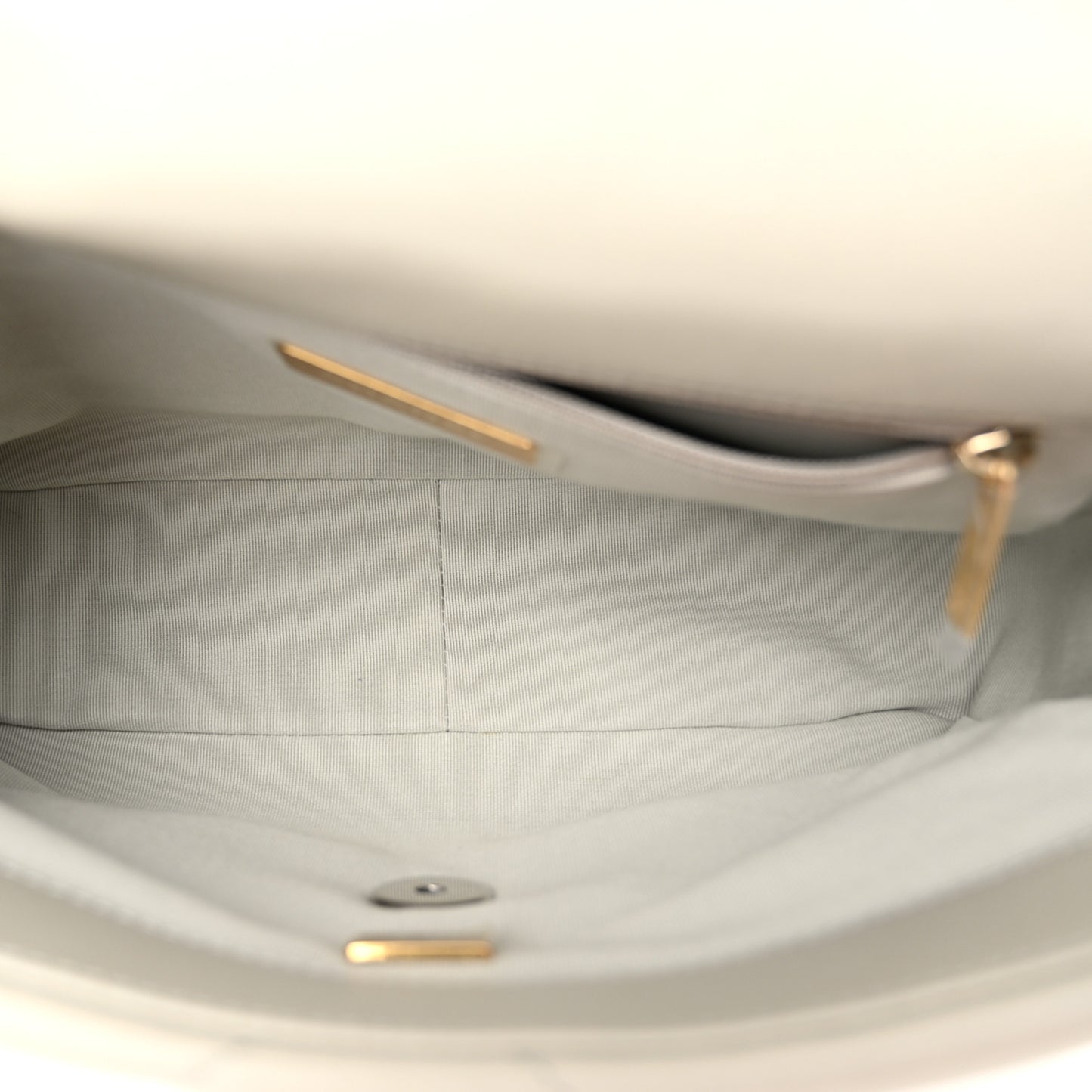 Lambskin Quilted Medium Chanel 19 Flap Light Grey