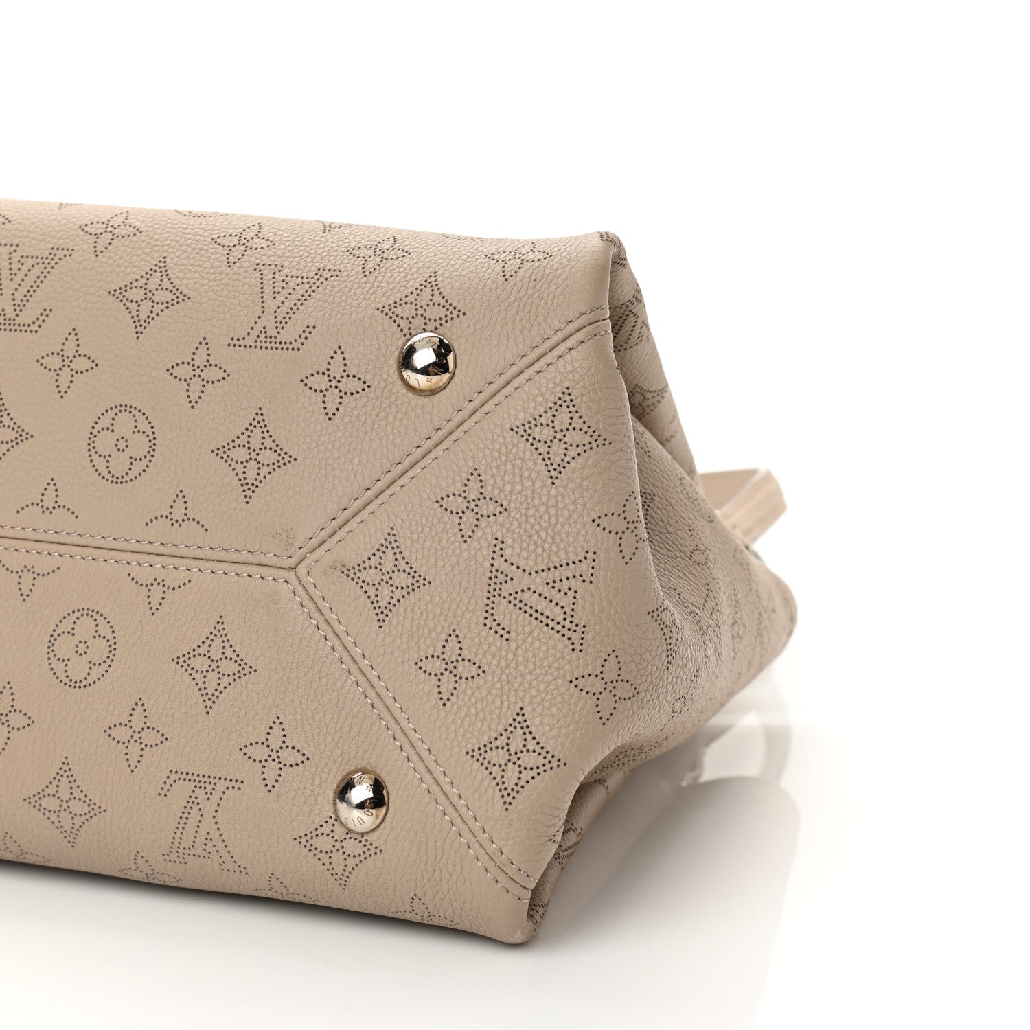 Louis Vuitton Mahina Calfskin Sevres Galet 8 of 8