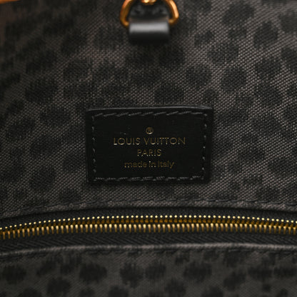 Louis Vuitton Monogram Giant Wild At Heart Onthego GM Arizona 6 of 9