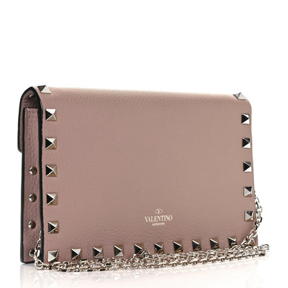 Valentino Garavani Pebbled Calfskin Rockstud Envelope Wallet on Chain Poudre 3 of 8